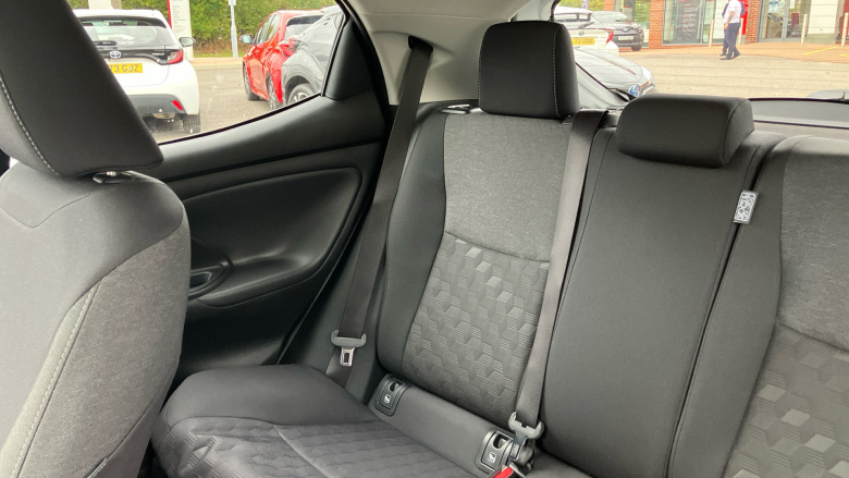 Toyota Yaris 1.5 Hybrid Design 5dr CVT Hybrid Hatchback